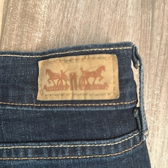 Levi’s Straight Leg Jeans - Picture 5 of 7
